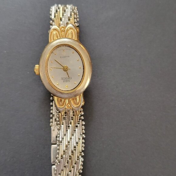 Vintage Sarah Coventr Quartz Womens Watch With Silver & Gold-Tone Metal Bracelet - Picture 1 of 5